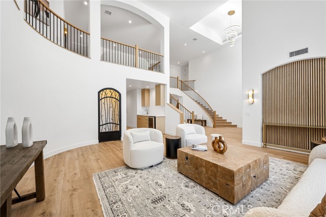 14257 Chandler Boulevard photo 14