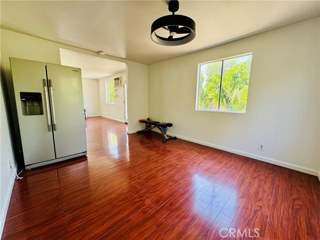 Detail Gallery Image 6 of 20 For 7019 Chimineas Ave, Reseda,  CA 91335 - 5 Beds | 4 Baths