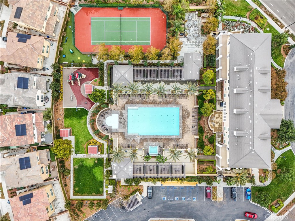 https://media.crmls.org/medias/e19a6d3c-1646-46a3-9d18-72c0f3560bdf.jpg?preset=X-Large