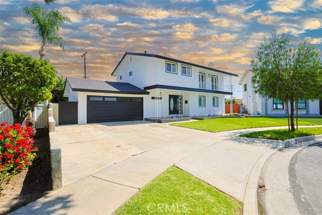 Detail Gallery Image 2 of 40 For 2102 Mignon, Placentia,  CA 92870 - 5 Beds | 2/1 Baths