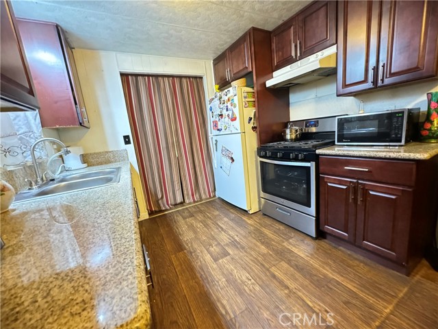 Detail Gallery Image 4 of 30 For 2250 W Mill St #94,  Colton,  CA 92324 - 2 Beds | 2 Baths