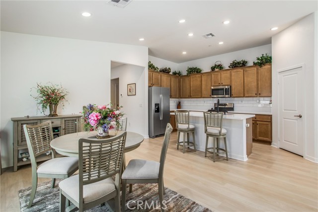 Detail Gallery Image 7 of 32 For 1570 Lismore Ln, Beaumont,  CA 92223 - 2 Beds | 2 Baths