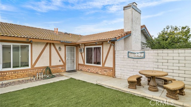 13067 Alexis Drive, Moreno Valley CA: https://media.crmls.org/medias/e19b75e8-e1d0-4283-83ad-e6feeac35b5d.jpg