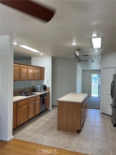 Detail Gallery Image 13 of 33 For 19120 Elena Dr, Lake Elsinore,  CA 92530 - 4 Beds | 3 Baths