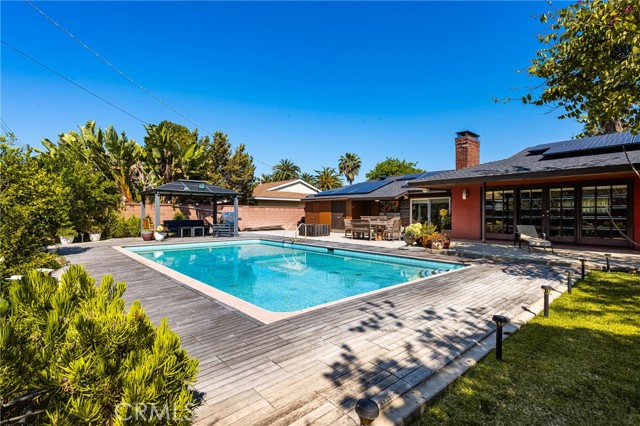 1006 W Pioneer Drive, Anaheim CA: https://media.crmls.org/medias/e19ba334-cd83-433a-9299-5727ac50974f.jpg