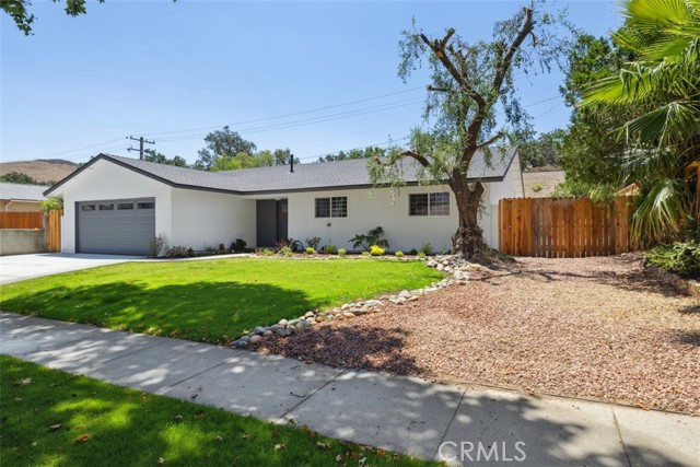 Detail Gallery Image 3 of 37 For 5704 Katherine St, Simi Valley,  CA 93063 - 5 Beds | 2 Baths