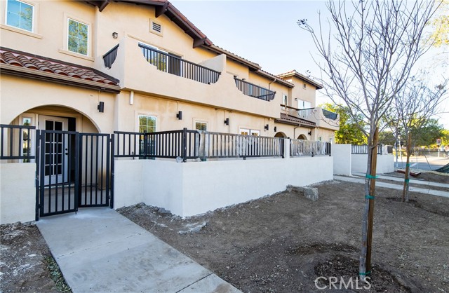 Detail Gallery Image 1 of 43 For 5518 E Los Angeles Ave #3,  Simi Valley,  CA 93063 - 3 Beds | 2/1 Baths