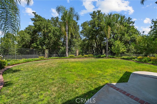 25472 Via Acorde, Valencia CA: https://media.crmls.org/medias/e19cf8e1-b4e2-444a-8924-2412ffb8e00b.jpg