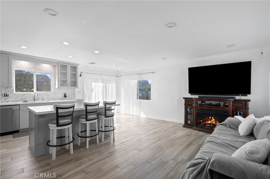 MLS #SB25278738 image #2