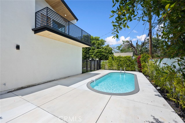 914 N Catalina Street, Burbank CA: https://media.crmls.org/medias/e19d66e7-1a90-406a-872e-d763765795c4.jpg