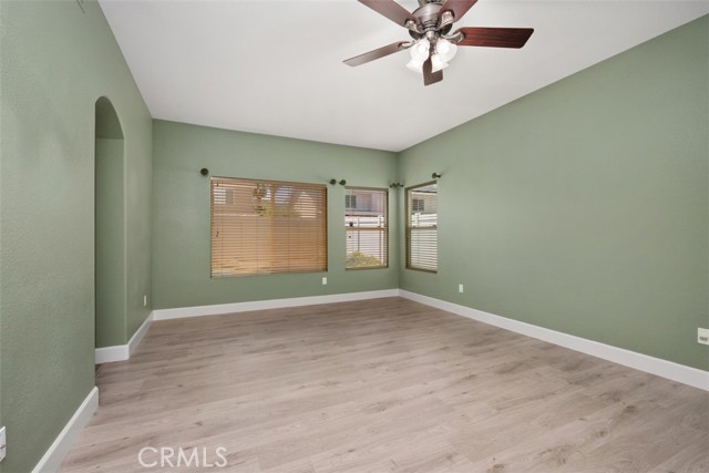 24329 Corte Aldalano, Murrieta CA: https://media.crmls.org/medias/e19f31fb-538d-40f2-8c54-e547342d0d0e.jpg