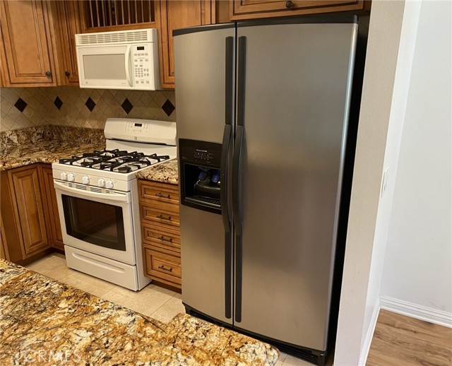 Detail Gallery Image 2 of 9 For 24352 Berrendo #1,  Laguna Hills,  CA 92656 - 2 Beds | 2 Baths