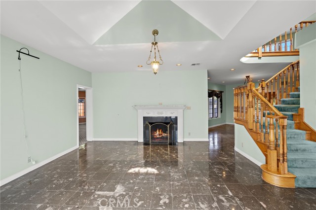 Detail Gallery Image 5 of 49 For 8001 Alverstone Ave, Los Angeles,  CA 90045 - 3 Beds | 4 Baths