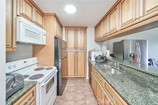 832 Coriander Drive, Torrance CA: https://media.crmls.org/medias/e1a021b6-b6a5-463b-bf6d-ec5a7646a010.jpg