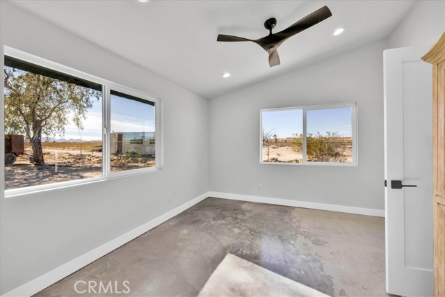 1421 Sunrise Avenue, 29 Palms CA: https://media.crmls.org/medias/e1a10b9a-896b-485a-b2da-555631353a8f.jpg