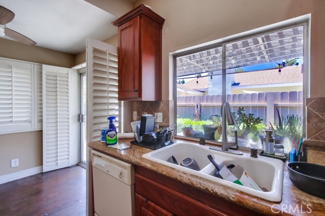 2180 Hamden Drive, Chula Vista CA: https://media.crmls.org/medias/e1a1329a-acad-4674-bcc7-4ebac5068cf7.jpg
