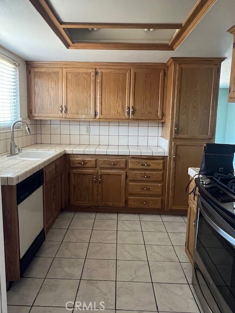 Image 7 of 25 For 360 Dover Court