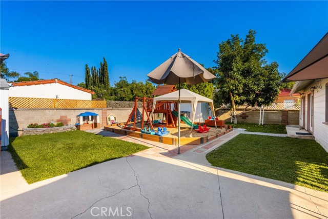273 N Cleveland Street, Orange CA: https://media.crmls.org/medias/e1a23c7f-5d07-471c-8a44-a9d30699b5e3.jpg
