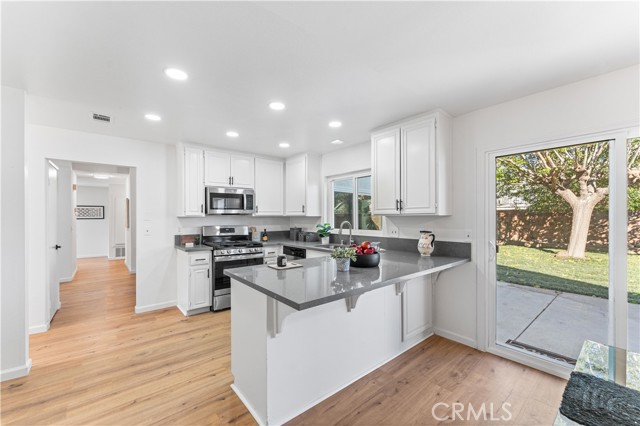 Detail Gallery Image 16 of 46 For 3519 Jupiter Ave, Palmdale,  CA 93550 - 4 Beds | 2 Baths