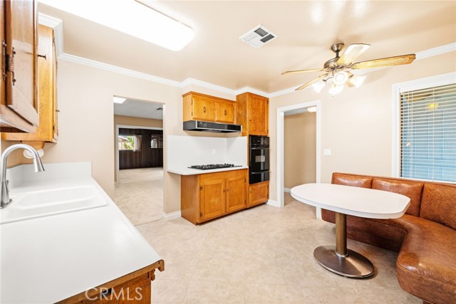 6051 Santa Barbara Avenue, Garden Grove CA: https://media.crmls.org/medias/e1a29d56-d750-4897-8fb5-e371e292ccc2.jpg