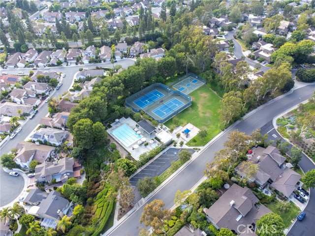 1 Moon Dust, Irvine CA: https://media.crmls.org/medias/e1a37472-222f-457a-9744-06eb47e163c8.jpg