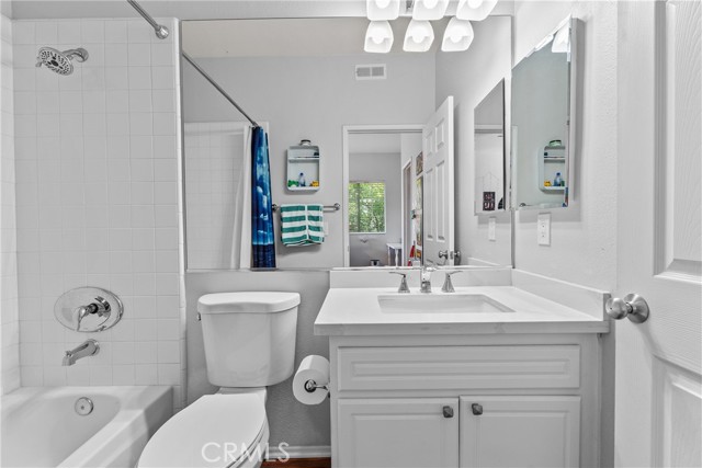 Detail Gallery Image 20 of 37 For 24714 Avignon Dr, Valencia,  CA 91355 - 3 Beds | 3 Baths