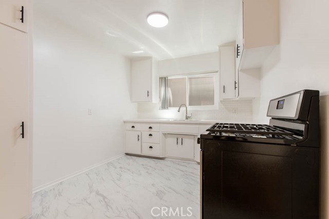 Detail Gallery Image 8 of 19 For 930 N Stanley Ave #4,  West Hollywood,  CA 90046 - 3 Beds | 2 Baths