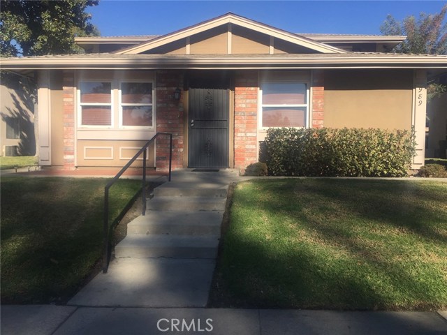 989 W Sierra Madre Ave #1, Azusa, CA 91702