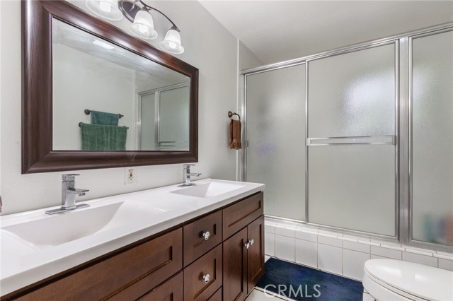 Detail Gallery Image 22 of 35 For 9340 Burnet Ave, North Hills,  CA 91343 - 5 Beds | 2/1 Baths