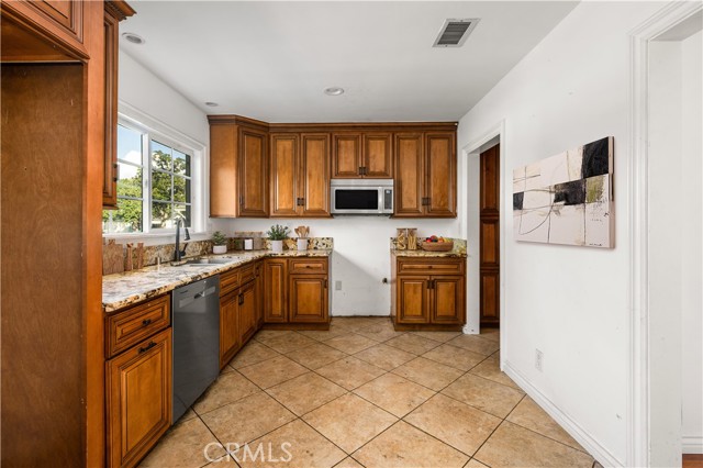 Detail Gallery Image 7 of 19 For 912 N Prospero Dr, Covina,  CA 91722 - 3 Beds | 1/1 Baths