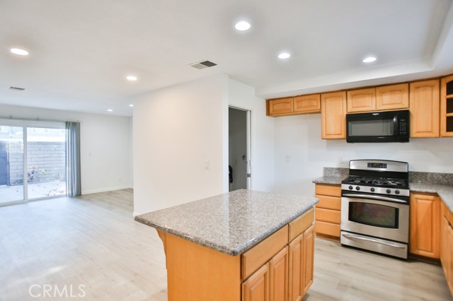 7114 Santa Isabel Circle, Buena Park CA: https://media.crmls.org/medias/e1a5e2a4-6456-4218-bafb-c338a011ffd4.jpg