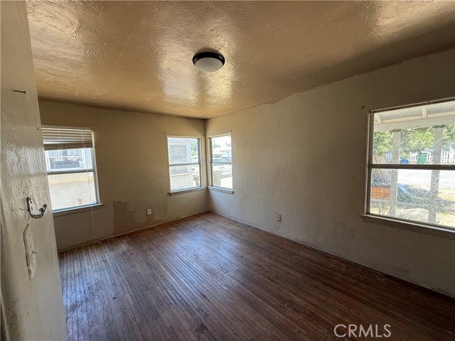 Detail Gallery Image 8 of 24 For 419 Linda Vista Dr, Bakersfield,  CA 93308 - 2 Beds | 1 Baths
