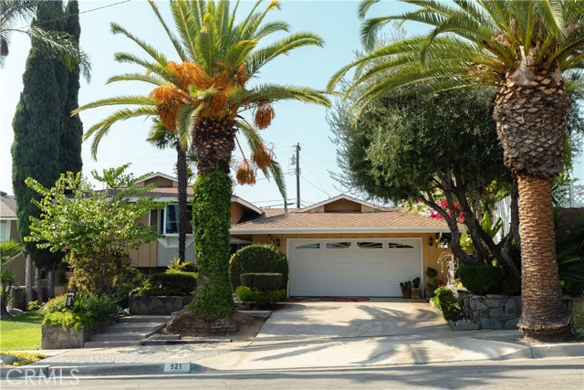 Detail Gallery Image 2 of 14 For 921 Middleton St, La Habra,  CA 90631 - 4 Beds | 2/1 Baths