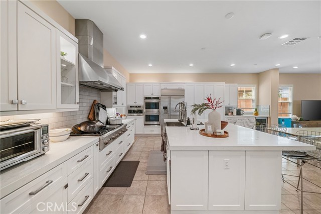 Detail Gallery Image 8 of 27 For 81 Pelican Ln, Irvine,  CA 92618 - 4 Beds | 4/1 Baths