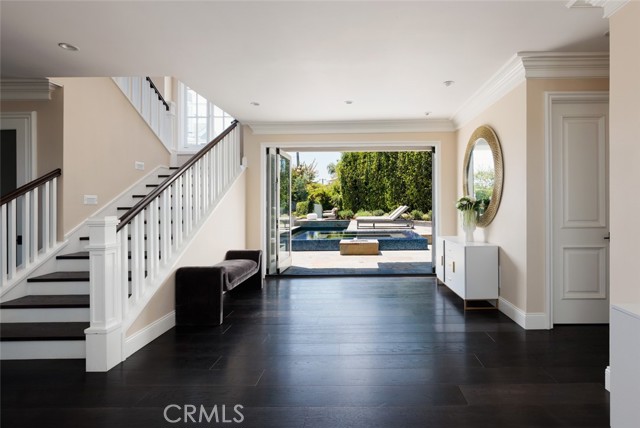 Detail Gallery Image 5 of 69 For 125 Kings Pl, Newport Beach,  CA 92663 - 5 Beds | 6/1 Baths