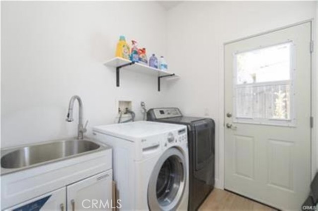 5840 White Oak Avenue, Encino CA: https://media.crmls.org/medias/e1a81d49-179e-40d1-af8d-5545ad62d0fe.jpg