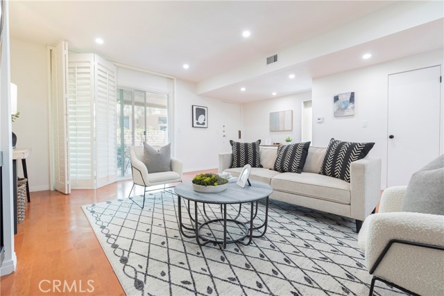 13210 Admiral Avenue, J photo 3