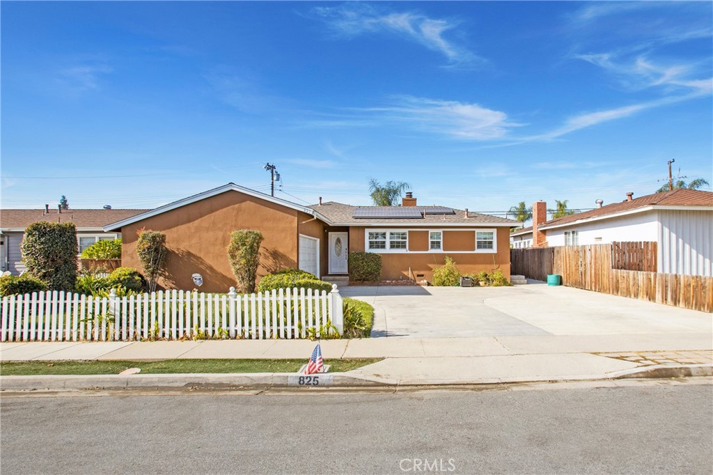 825 Mulberry Avenue