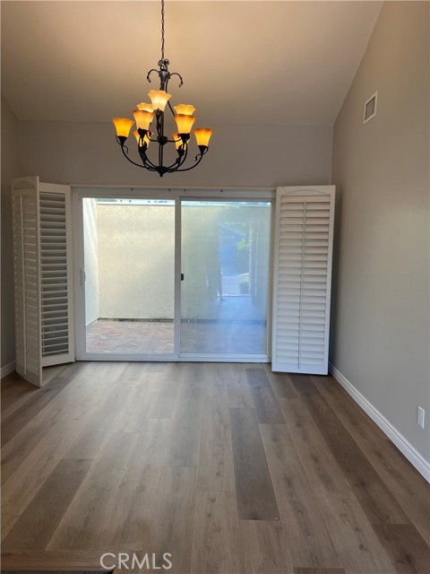 26 Alderbrook, Irvine CA: https://media.crmls.org/medias/e1a98a7b-26a3-4dc8-b716-167e03b45727.jpg