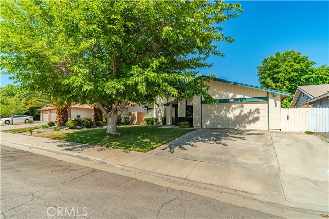37229 Dalzell Street, Palmdale CA: https://media.crmls.org/medias/e1a9ade4-4ea2-4ae8-a0a0-ce2836adacf1.jpg