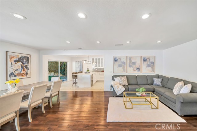 Detail Gallery Image 11 of 48 For 6136 Kentland, Woodland Hills,  CA 91367 - 4 Beds | 3 Baths