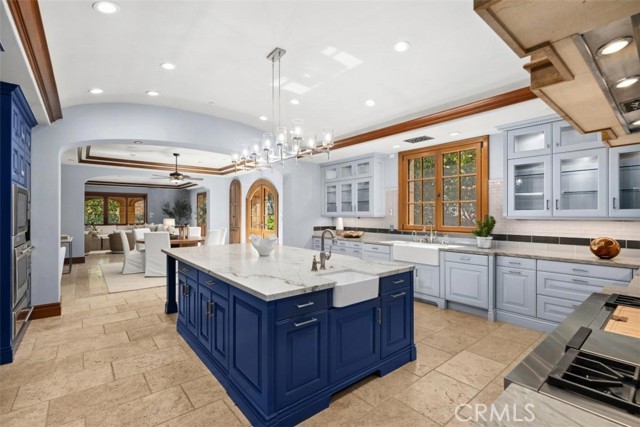 97 Canyon Creek, Irvine CA: https://media.crmls.org/medias/e1aa2d98-442f-47f1-9f87-5e60bd342f03.jpg