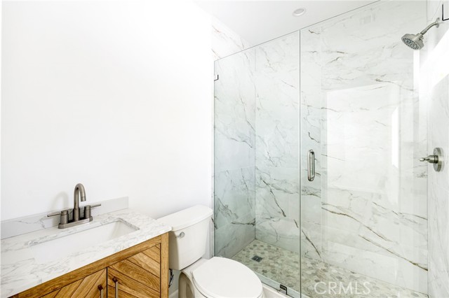 Detail Gallery Image 13 of 13 For 7044 White Oak a,  Van Nuys,  CA 91406 - 3 Beds | 2 Baths
