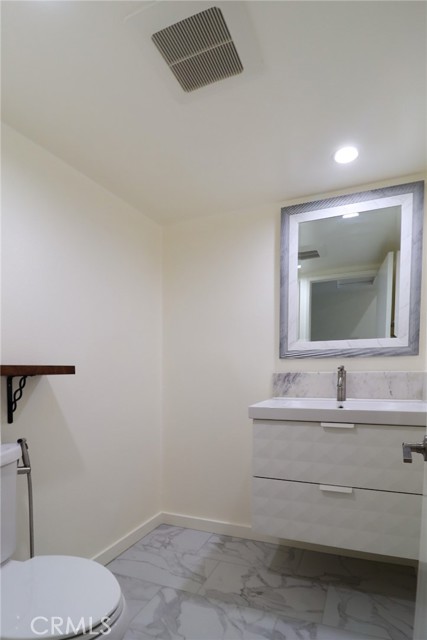 Detail Gallery Image 11 of 23 For 1810 West Garvey Ave #B,  Alhambra,  CA 91803 - 2 Beds | 2/1 Baths