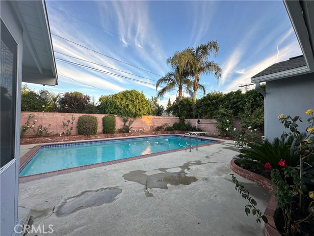 Detail Gallery Image 24 of 30 For 11020 Gloria Ave, Granada Hills,  CA 91344 - 4 Beds | 2 Baths