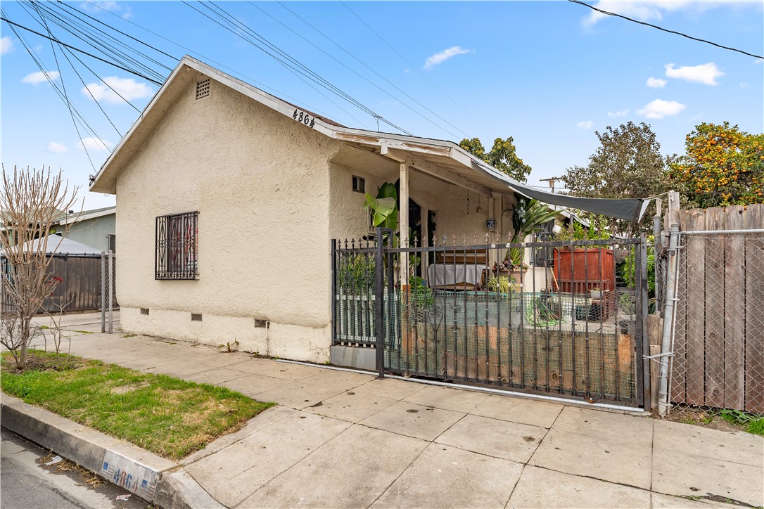 4864 Ascot Avenue, Los Angeles, California 90011, 3 Bedrooms Bedrooms, ,1 BathroomBathrooms,Single Family Residence,For Sale,Ascot,DW23217939