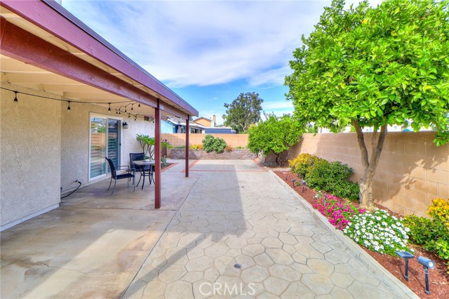 6815 Arthur Court, Chino CA: https://media.crmls.org/medias/e1ad0582-ade7-4e89-9561-b704c8af381d.jpg
