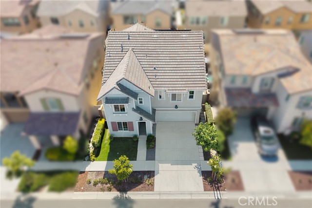 16114 Almond Avenue, Chino CA: https://media.crmls.org/medias/e1ad35bd-ca82-468f-bc9c-6532000a4dfa.jpg