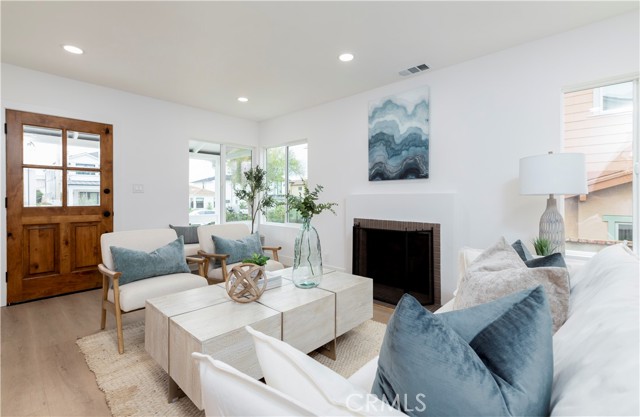 755 Avenue A, Redondo Beach, California 90277, 2 Bedrooms Bedrooms, ,1 BathroomBathrooms,Residential,Sold,Avenue A,SB23229423