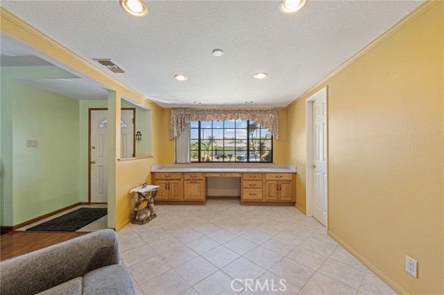Detail Gallery Image 8 of 41 For 8038 Cyclamen Way, Buena Park,  CA 90620 - 4 Beds | 2 Baths